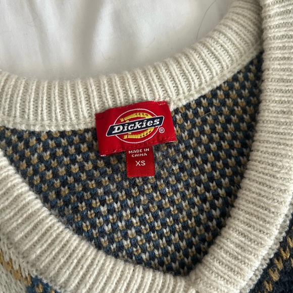 Dickies Cream and Blue Argyle V-Neck Sweater Vest - Picture 4 of 5